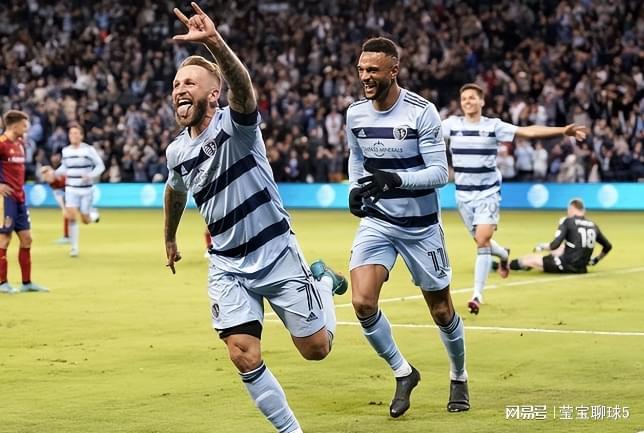 他既保持了 他既保持了