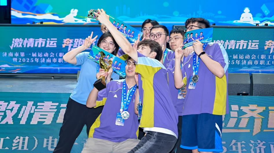 发出超乎寻 发出超乎寻